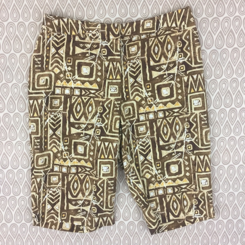 Chicos Women's Brown Beige Bermuda Shorts SZ 0 F37